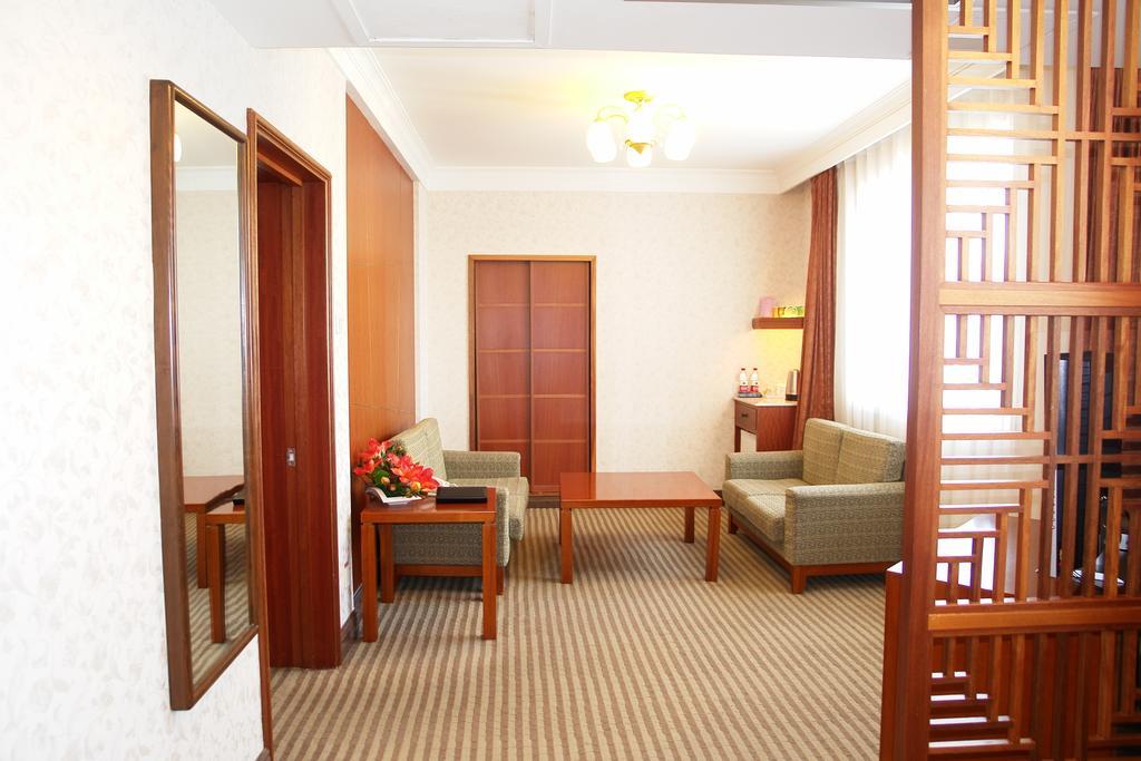 Jingbin Hotel Beijing Exterior photo